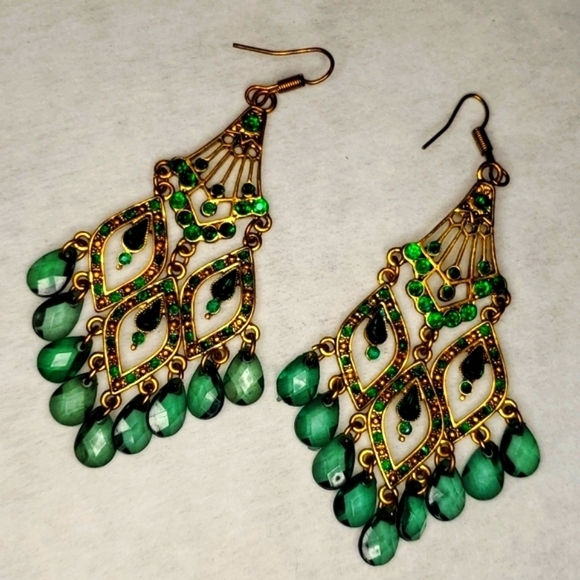Fashionable Bohemian Emerald-Green Colored Chandelier Statement Earrings! - Picture 2 of 6